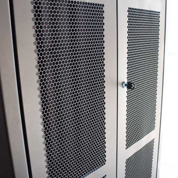 rack servidor left server 18